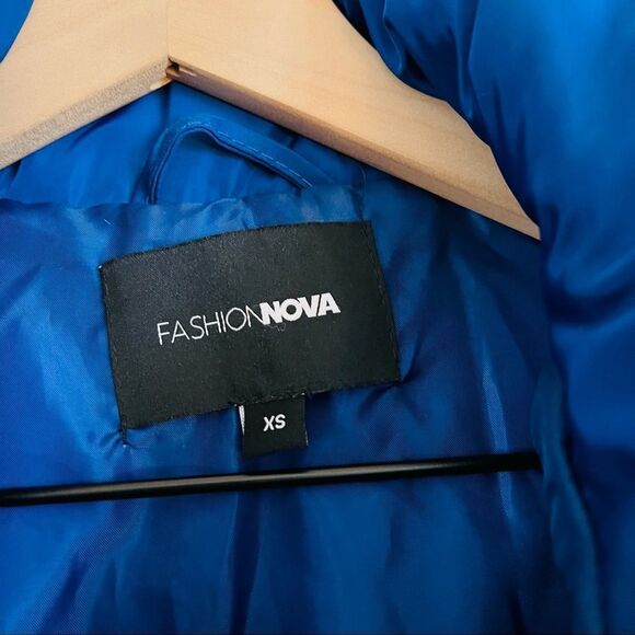 Fashion nova Women's Blue Button Front Puffer Jacket Size XS NWOT - Picture 7 of 8